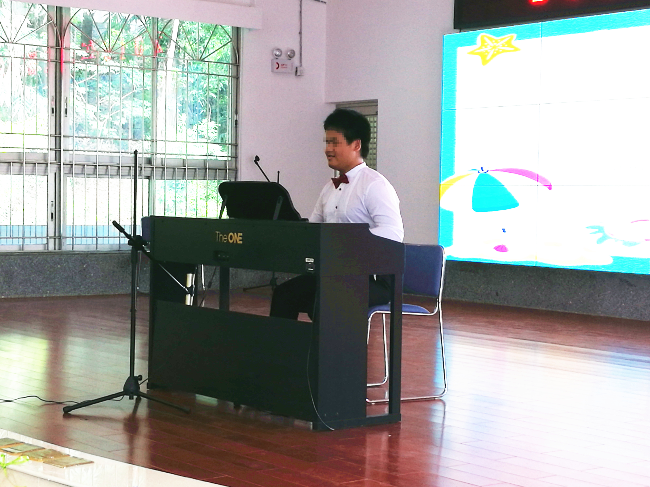 2020年8月，小飞在广州市儿童福利院暑期文艺汇演中表演钢琴独奏。.jpg