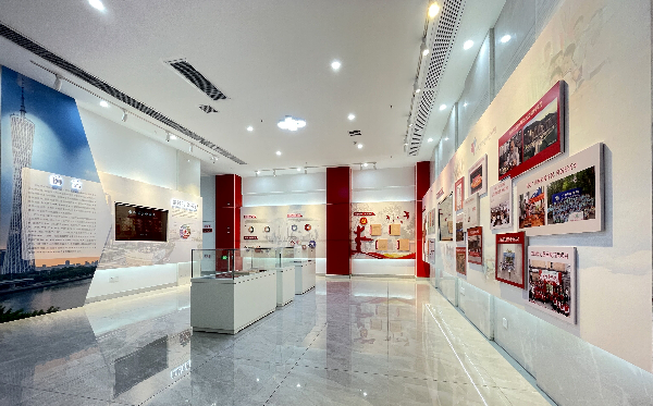 建设文化展厅是广州福彩推动销售厅转型的重要举措，图为“新时代 新福彩”展区.jpg